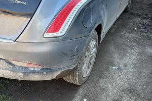 Lancia Delta 1.6 D gomme nuove pirelli