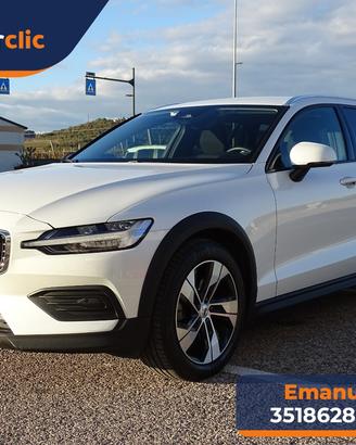 VOLVO V60 Cross Country B4
