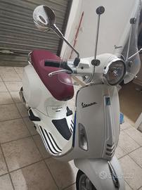 Vespa Primavera 50 4T. Come nuova!