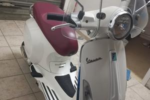 Vespa Primavera 50 4T. Come nuova!