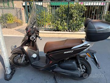 People S..2018...10000 km 150cc.