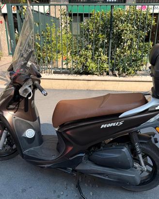 People S..2018...10000 km 150cc.