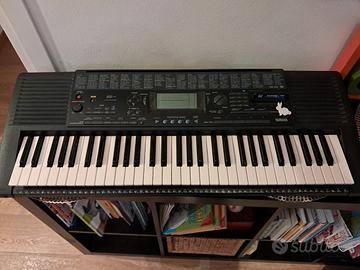Yamaha PSR 32O
