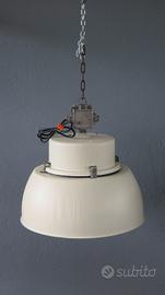 LAMPADA INDUSTRIALE RESTAURATA da soffitto