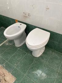 sanitari per anziani completi di coprivaso