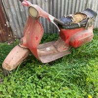 Vespa R