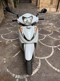 Sh 300 con 47000 km e gomme nuove