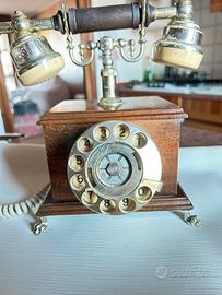 Telefono antico