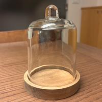 Campana/Cloche in veteo con base in legno.