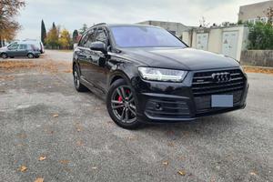 Audi Q7 3.0 TDI 272 CV Black Line — Catena fatta,