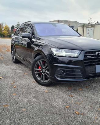 Audi Q7 3.0 TDI 272 CV Black Line — Catena fatta,
