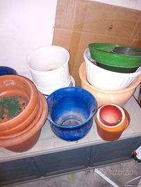 Vasi in ceramica e plastica