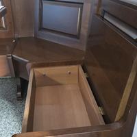 Tavolo con panca contenitore
