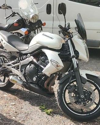 Kawasaki er6n pronta per la strada