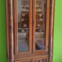 Vetrina con cassetti