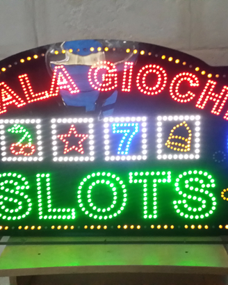 Insegna pubblicitaria slots sala giochi vintage