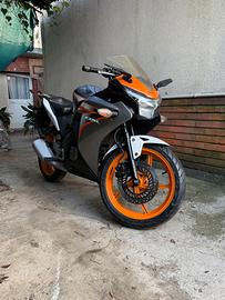 Honda CBR 125 - 2011 REPSOL