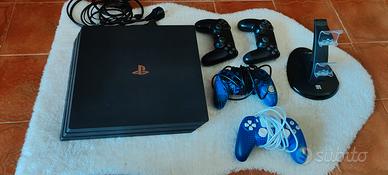 PS4 Pro + 4 Controller + 28 Giochi 