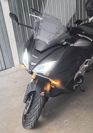 Honda Forza 750