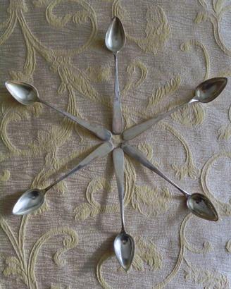 Servizio di sei cucchiaini d'argento