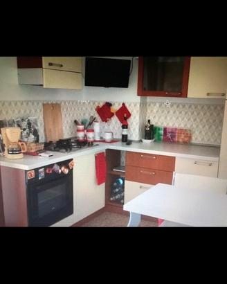 Cucina completa di eletrrodomestici