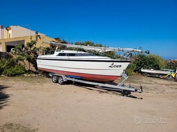 Barca 7,90 mt, 50Cv, 6 letti, bagno, carrello