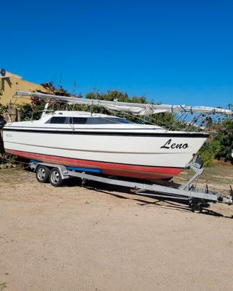 Barca 7,90 mt, 50Cv, 6 letti, bagno, carrello