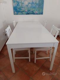 tavolo allungabile Ikea con sedie 