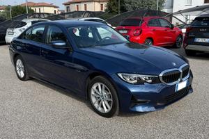 BMW 330 e Plug-In-Hybrid Business Advantage PROM