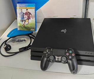 PlayStation 4 pro 1 TB come nuova + gioco