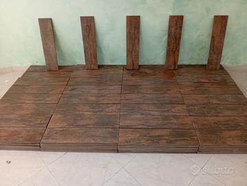 Listoni in Gres Porcellanato. Euro 8 al mq.30 mq.