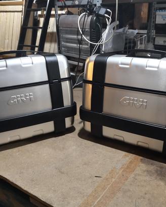 Givi trekker due da 33 e due da 46 
