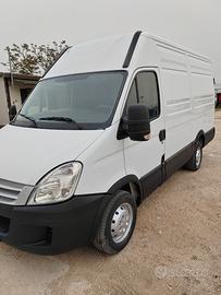 Iveco daily 35c12 2.3 coibentato