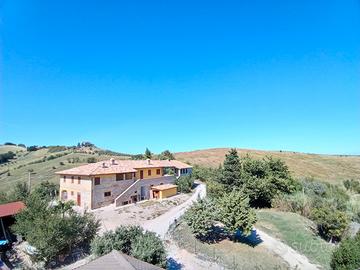 Splendido casolare con vista mare monti