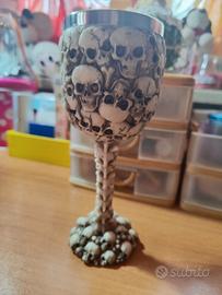 Calice con teschi