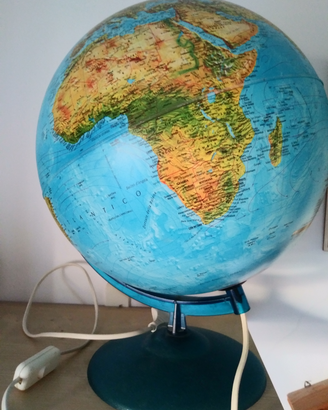 Mappamondo luminoso