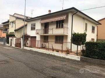 Villa di 165 m² con 4 locali e box auto doppio a S