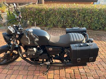 Moto Guzzi V7 Stone