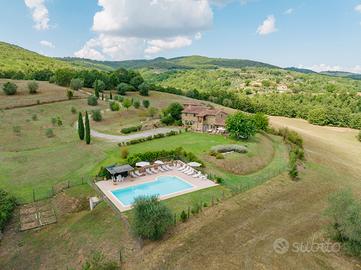 CC434 - vendita splendido casale con piscina