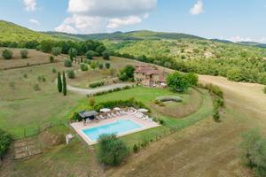 CC434 - vendita splendido casale con piscina