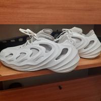 SCARPE ADIDAS N.44 E MEZZ  INDOSSATE 1 VOLTA SOLA