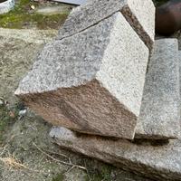 Capitelli di granito