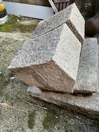 Capitelli di granito