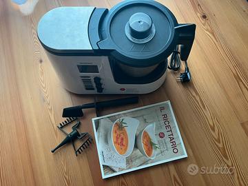 Monsieur Cuisine con accessori e ricettario