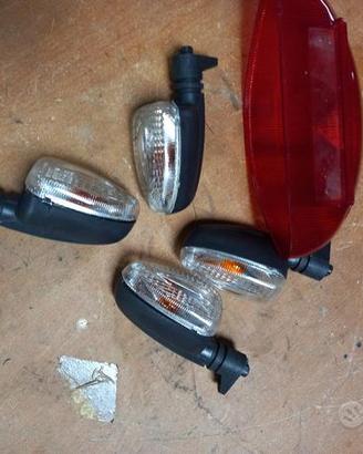 Kit 4 frecce + cover faro bmw f 800 s 2007