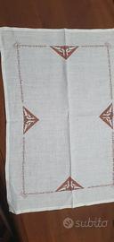 tovaglietta lino ricamata