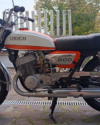 Suzuki titan 500 con certificato storico