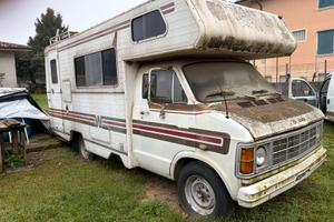Camper mansardato