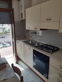 Trilocale parzialmente arredato