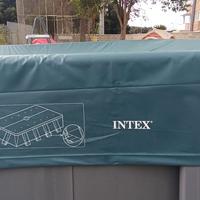 Piscina esterna intex
